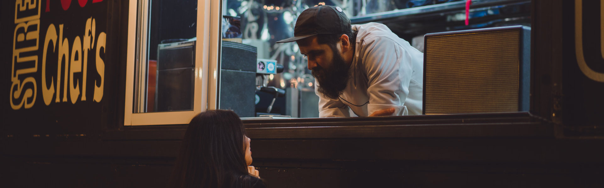 woman order foods in food truck